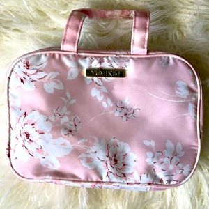 Yumi Kim Hanging Travel Case